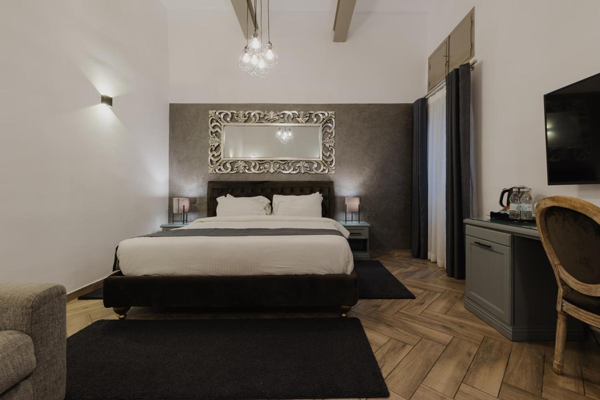 Casa Reale Hotel *